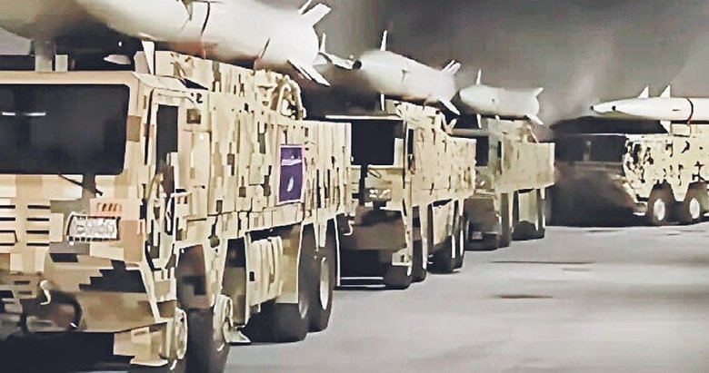 Devrim muhafızları yeraltı üssünden görüntü paylaştı