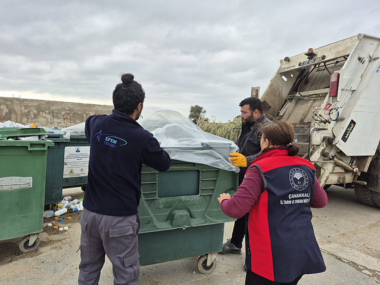canakkalede-buyuk-imha-8-yilda-500-bin-zirai-atik-ambalaji-imha-edildi-1770119502459.png