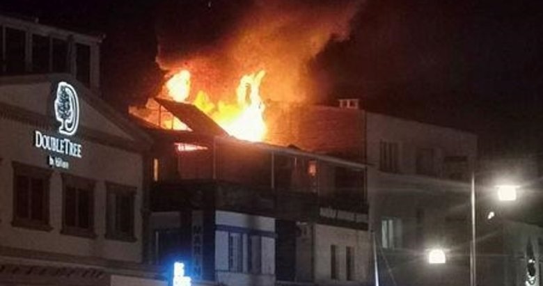 Film izler gibi izlediler... Bodrum’da bir otelin terasında çıkan yangın korkuttu