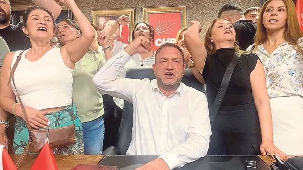 chp-izmirde-il-baskanligi-muharebesi-1782162698082.jpeg