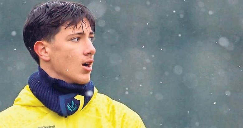 Fener’den Göz-Göz’e iki genç