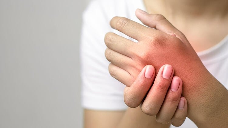 Romatoid artrit belirtileri nelerdir? İltihaplı eklem romatizması tedavisi nedir?