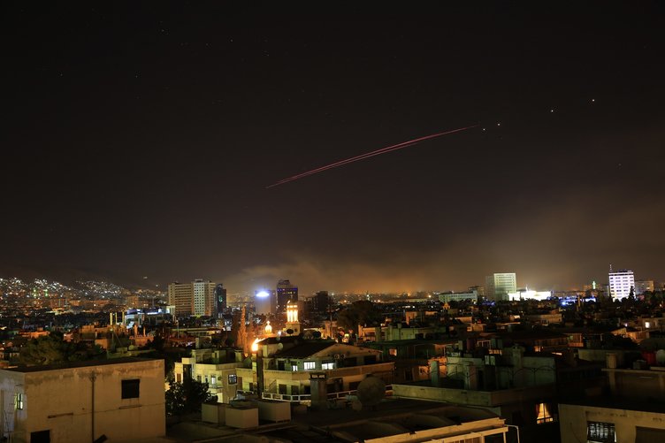 ABD Suriye’yi vurdu! İşte Şam’dan ilk görüntüler