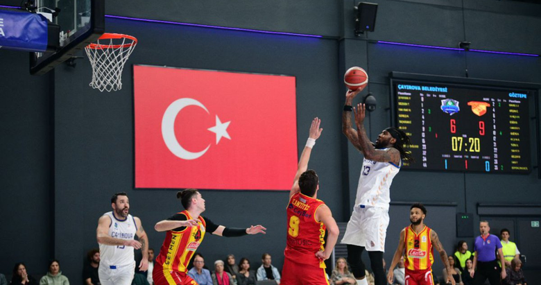 Göztepe potada fırsat tepti