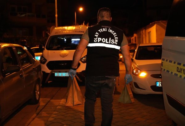 1 ay önce evlendiği eşini ve kendisini öldürdü