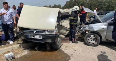 Feci kaza: İki otomobil çarpıştı 7 kişi yaralandı