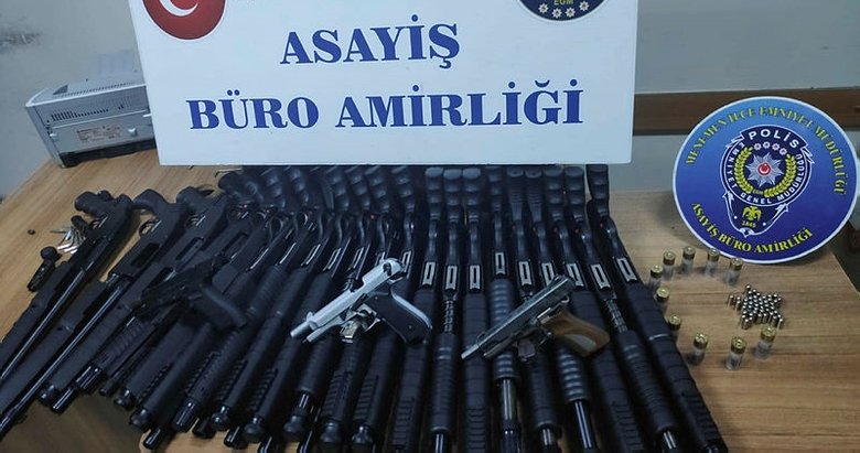 İzmir’de silah kaçakçılığı operasyonu: 21 pompalı tüfek ele geçirildi