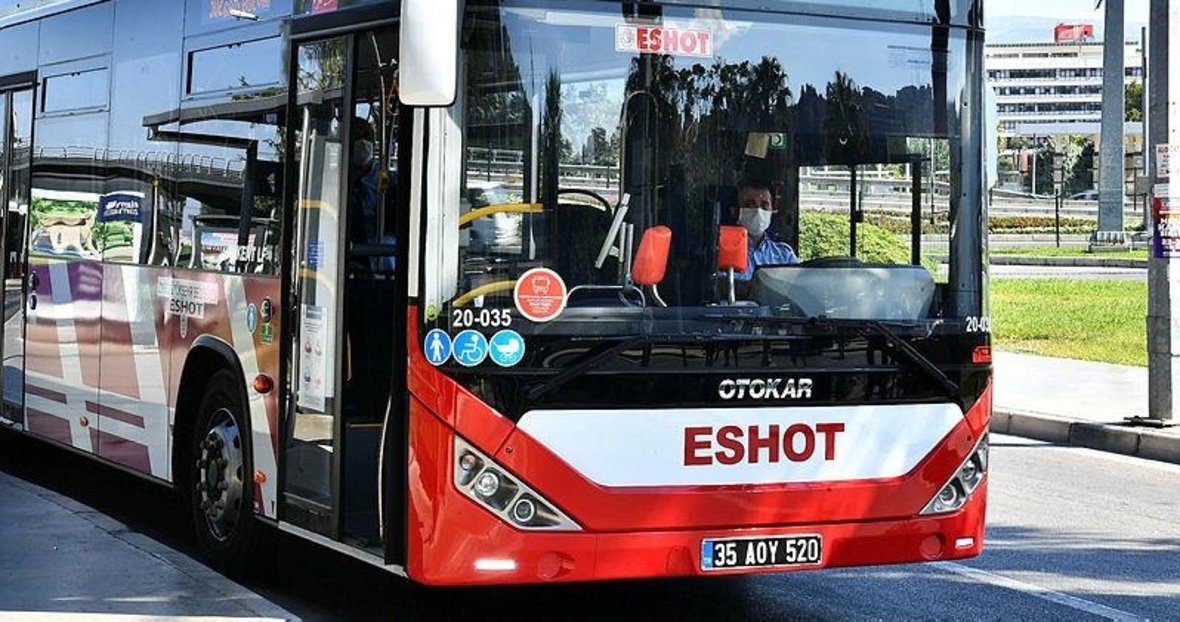 Guvenli Otobus Izmir De Yollarda Ates Olcup Virusu Temizliyor Maske Kontrolu Yapiyor