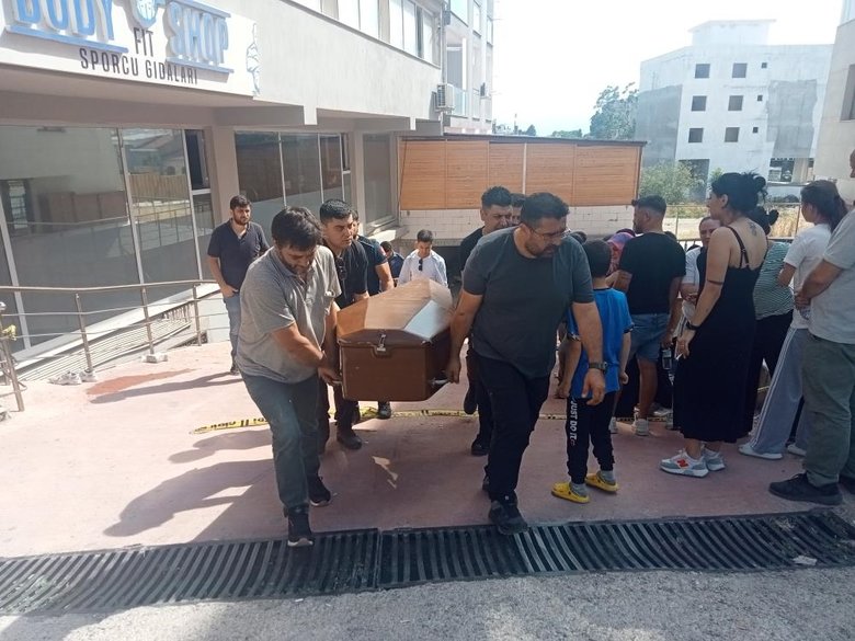 İzmir’de dün kaybolan çocuk otoparkta ölü bulundu