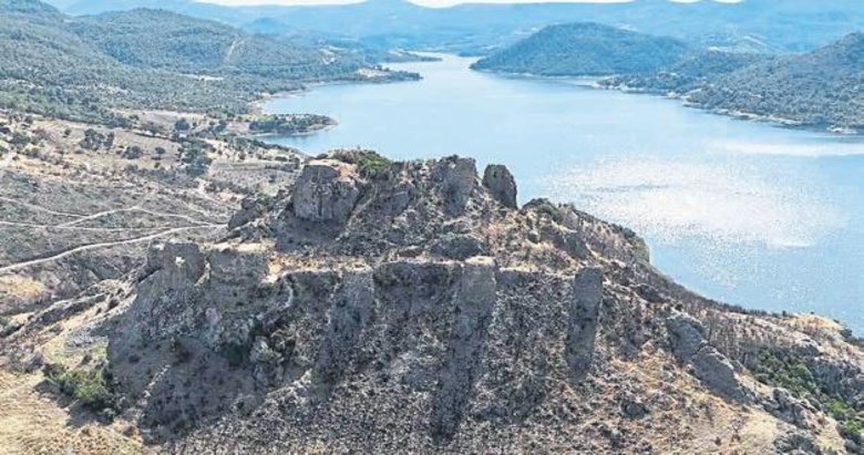 Atikhisar Kalesi turizme kazandırılmayı bekliyor