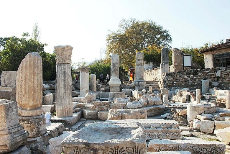 Stratonikeia’da antik dönemin en geniş caddesi ayağa kaldırılıyor