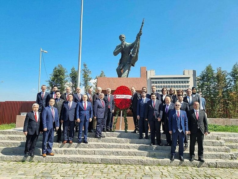 MHP’nin İzmir milletvekili adayları tanıtıldı: Bugün bizim düğünümüz