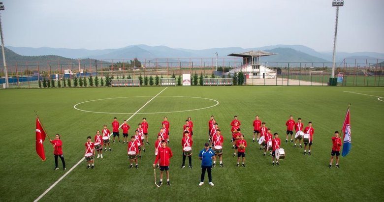 Örnek kulüp olarak gösterilen Altınordu, Futbol Akademisi bando ekibi kurdu