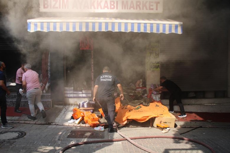 Aydın’da yangın! Çarşıyı duman sardı, göz gözü görmedi