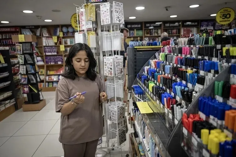 okul-alisverisi-yapacaklar-dikkat-o-urunler-cocuklara-savas-aciyor-bakanlik-toplatma-karari-aldi-1787059139409.jpeg