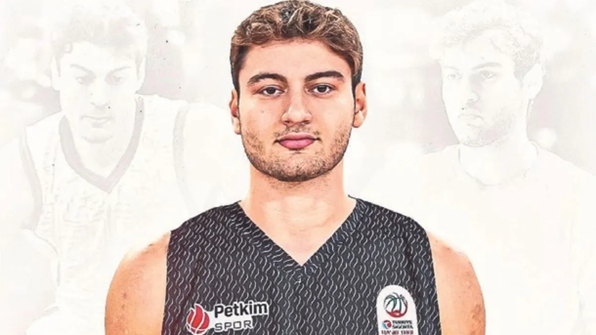 Petkimspor’da Ozan imzaladı