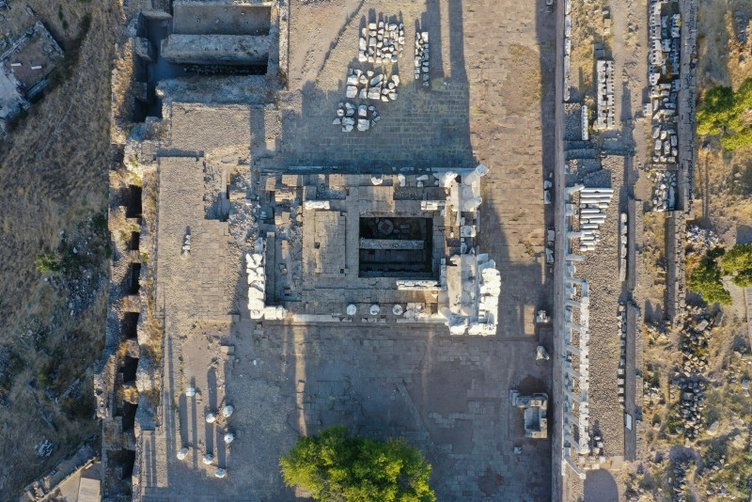 İzmir’in hazineleri kazılarla gün yüzüne çıkarılıyor