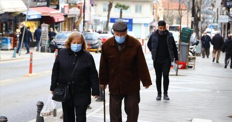 Vaka sayıları artan Denizli ve Manisa’da valilerden aşı ve maske uyarısı
