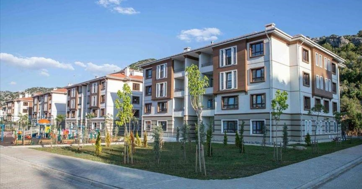 İzmir’de TOKİ heyecanı