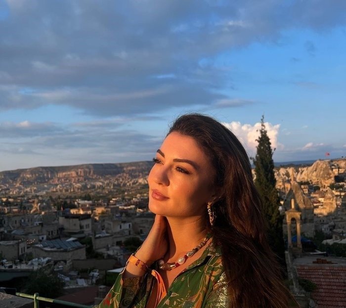 Galatasaray’ın yıldızı Nicolo Zaniolo güzel oyuncuyu yakın takibe aldı