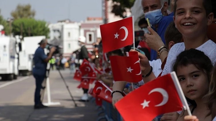 30 Ağustos Zafer Bayramı resmi tatil mi? 29 Ağustos yarım gün mü?