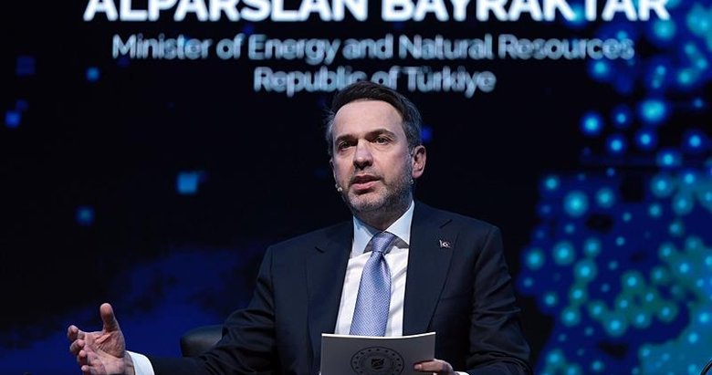 Bakan Bayraktar: Enerjide merkez ülke olan bir Türkiye hedefliyoruz