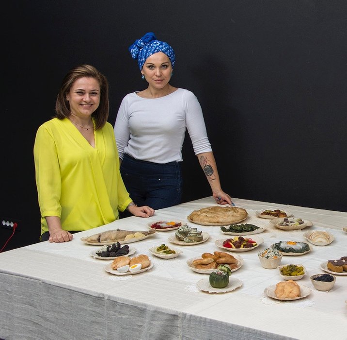 İzmir’de iki kişi 35 farklı yemekle tekstil malzemelerini birleştirdi