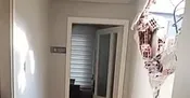 Koltukta uzanırken duvar üzerine düştü