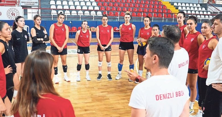 Denizli BŞB Voleybol antrenmanlara başladı
