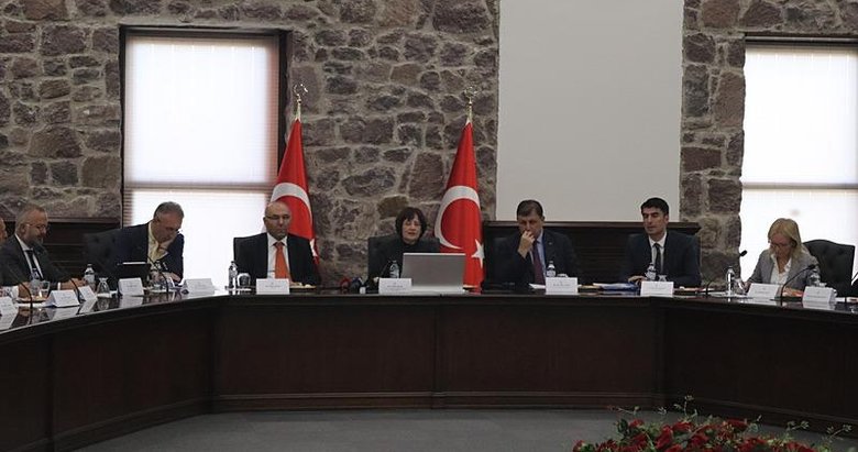 İzmir Körfezi için düzenlenen zirvede neler konuşuldu? Bilim insanları hangi önerilerde bulundu?