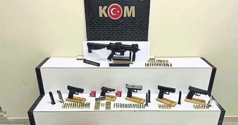 UZİ’li çete çökertildi