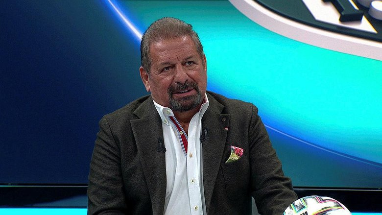 Mete Kalkavan düdük asıyor