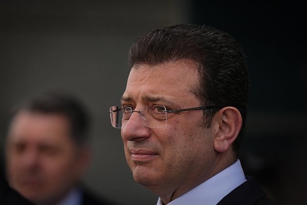 asli-baykaldan-ekrem-imamoglu-aciklamasi-tek-basina-apar-topar-onsecimi-bunun-icin-yapmak-istediler-1742372504633.jpeg