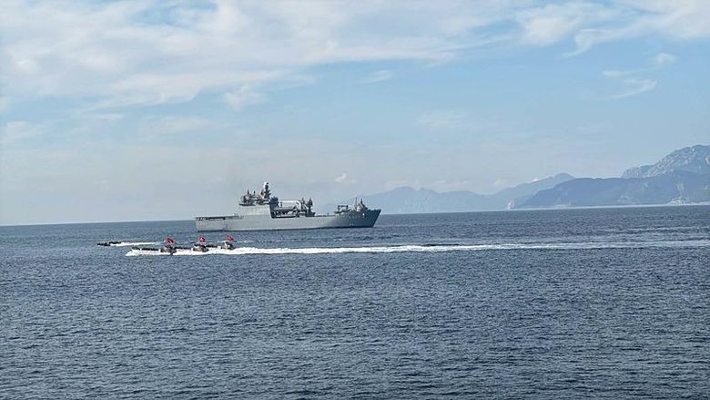 Donanmamızdan Ege’de gövde gösterisi! Mavi Vatan-2025 Tatbikatı’nın seçkin gözlemci günü başladı