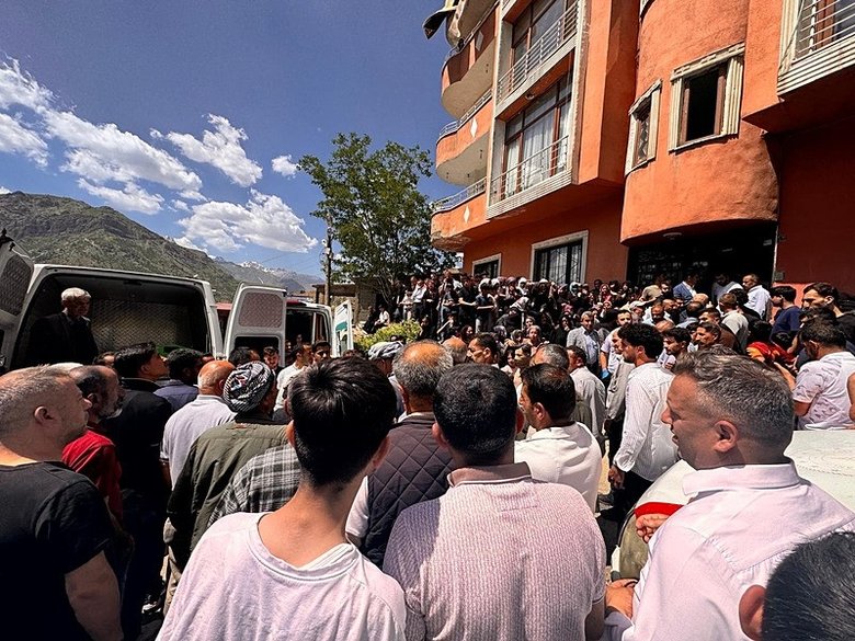 hakkaride-aile-katliami-4-kisi-hayatini-kaybetti-1781442945575.jpeg