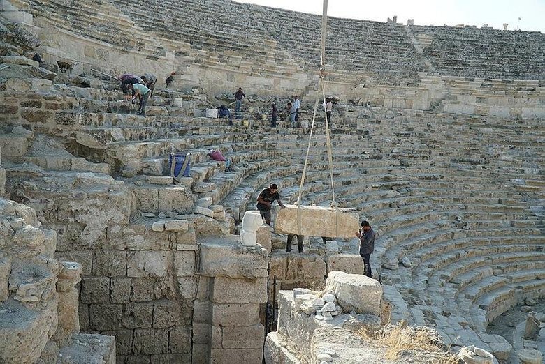 Laodikya Antik Tiyatrosu’nda çalışmalar tamamlandı