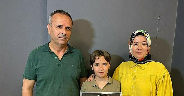 İzmirli Arben’e ‘En Iyi Çocuk Oyuncu Ödülü’