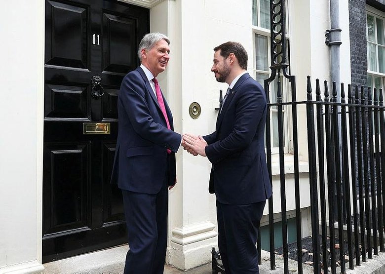 Hazine ve Maliye Bakanı Berat Albayrak İngiltere’de