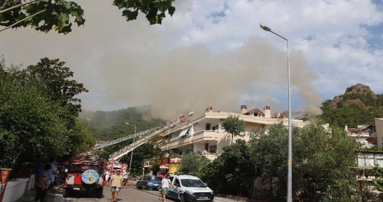 Marmaris’teki yangında 4 daire kullanılamaz hale geldi