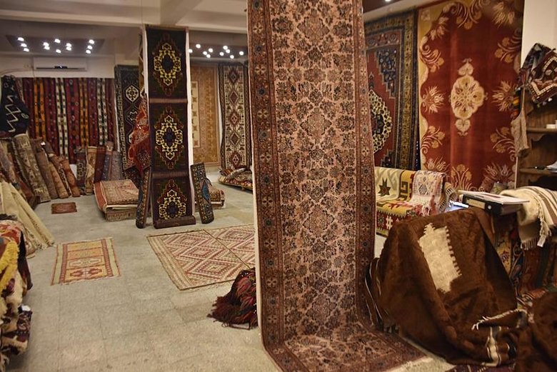 Bergamalı kadınlar ata mirası halıcılığa sahip çıkıyor