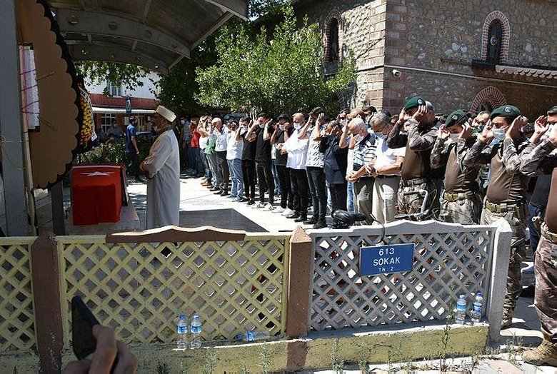 Akhisarlı özel harekat polisi yaşam mücadelesini kaybetti