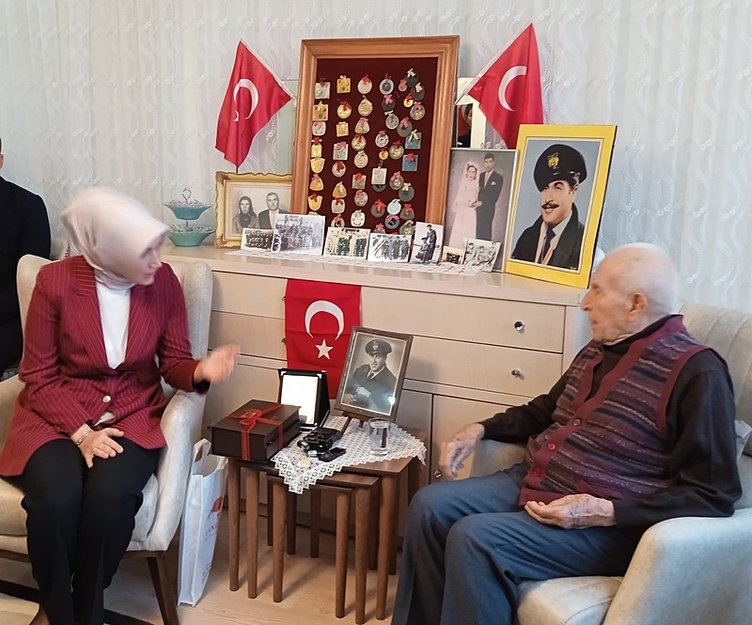 Çanakkale Boğazı’nda batan Dumlupınar Denizaltı faciasının 72. yılı! Acı anların son tanığı konuştu