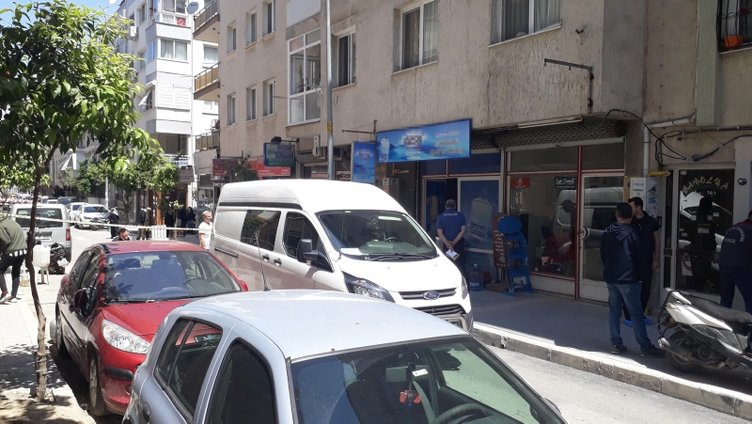 İzmir’de 2 genç evinde ölü bulundu