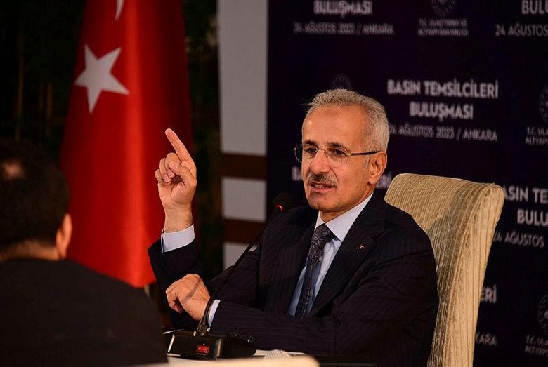 Son dakika: Bakan Uraloğlu duyurdu: Gençlere 10 GB ücretsiz internet vaadi hayata geçiyor