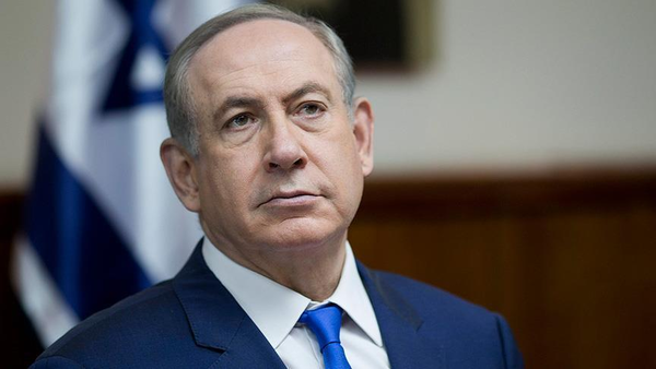 2-ay-sonra-yine-hakim-karsisinda-netanyahu-yolsuzlukla-yargilaniyor-1777364805804.png