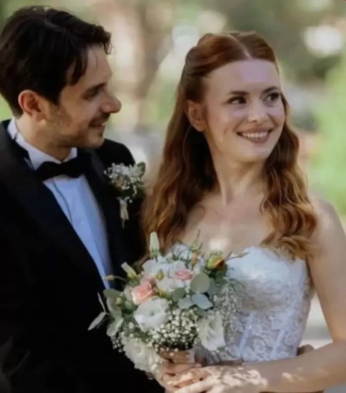 Selena dizisinin Selin’i Cansu Demirci evlendi