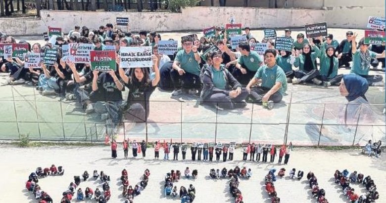 AK Partili gençlerden Filistin eylemi