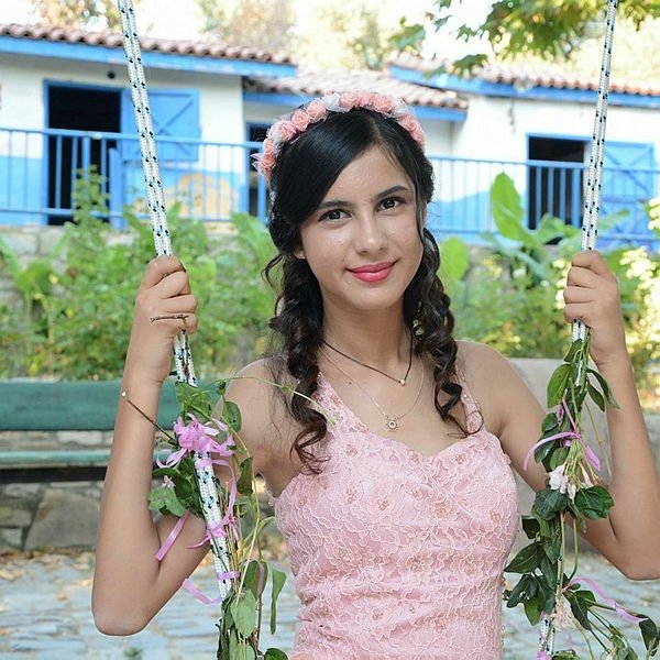 Yağmur’a gelinlikli veda