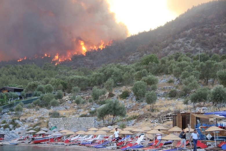 Bodrum’da alevler Çökertme Koyu’na dayandı! Yerleşim birimleri boşaltıldı
