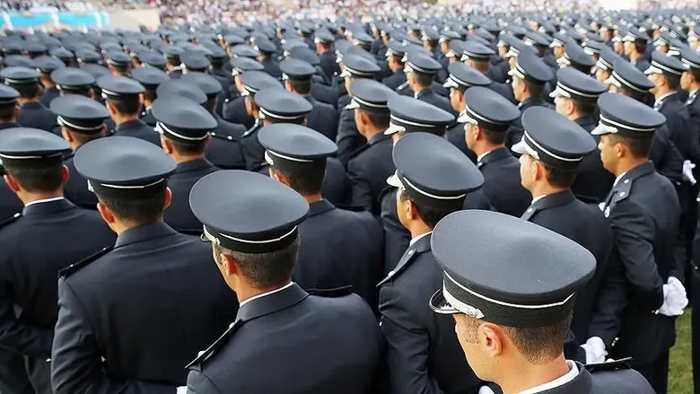 polis-akademisi-350-ogrenci-alacak-son-tarihi-kacirmayin-1786000084645.png